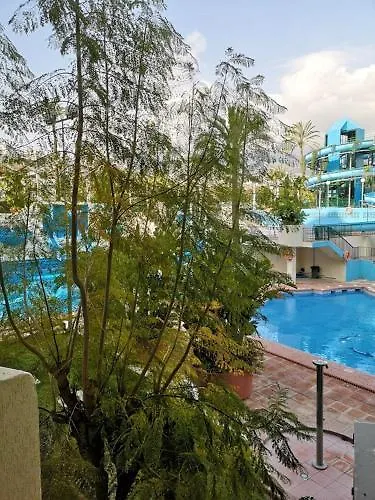 Beachfront Oasis: Sea View Apartment with Pool in Benalmadena