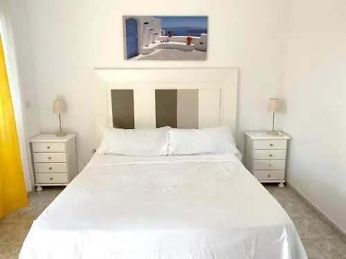 Beachfront Oasis: Sea View Apartment with Pool in Benalmadena