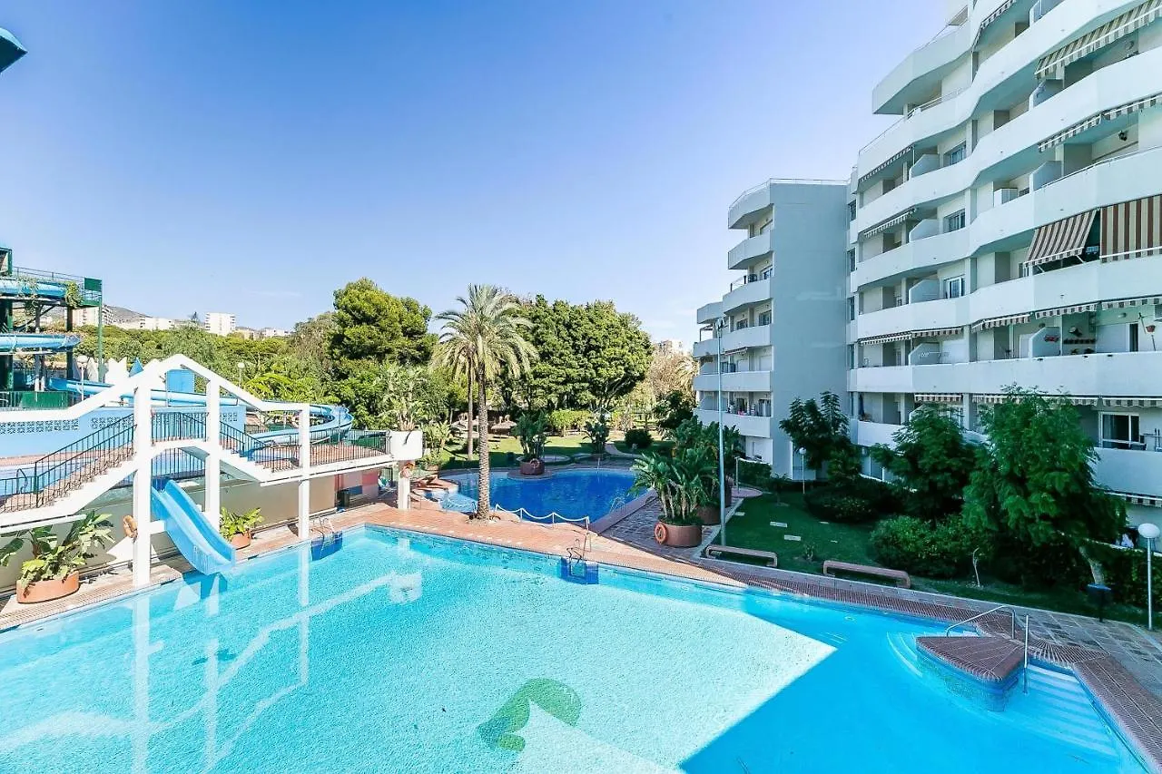 Beachfront Oasis: Sea View Apartment with Pool in Benalmadena