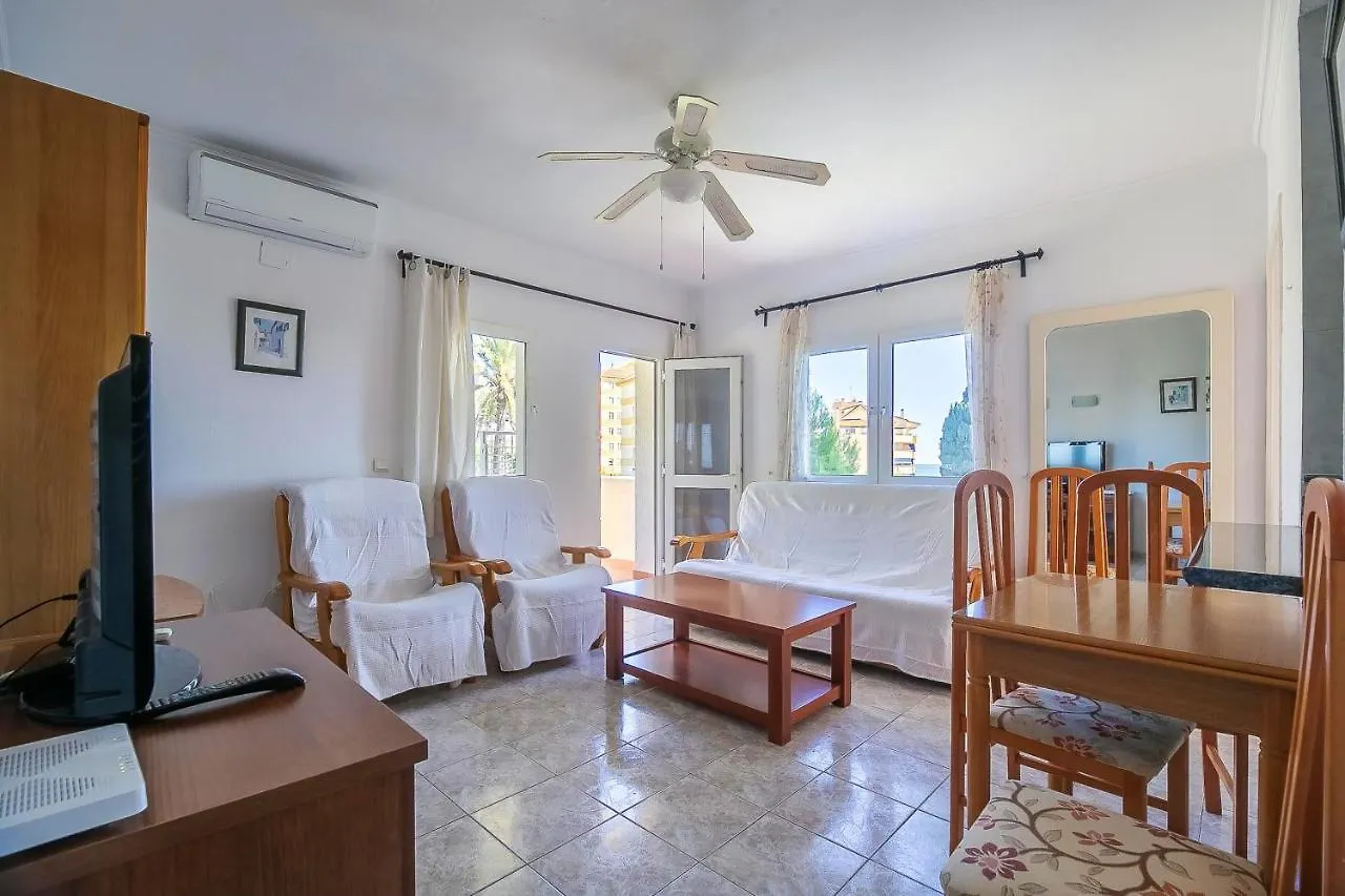 Beachfront Oasis: Sea View Apartment with Pool in Benalmadena