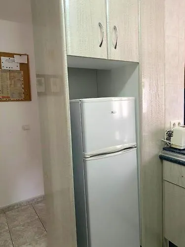Beachfront Oasis: Sea View Apartment with Pool in Benalmadena