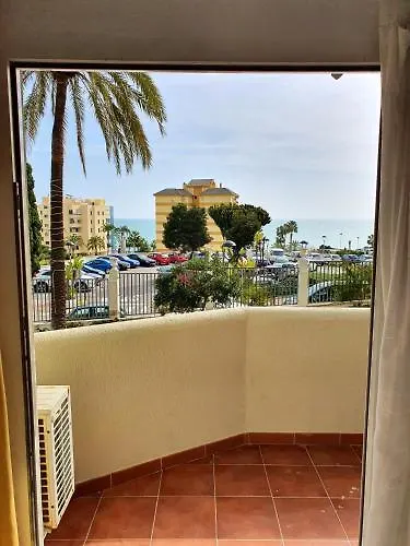 Beachfront Oasis: Sea View Apartment with Pool in Benalmadena