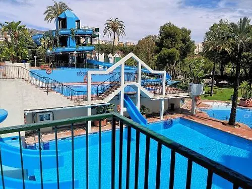 Beachfront Oasis: Sea View Apartment with Pool in Benalmadena
